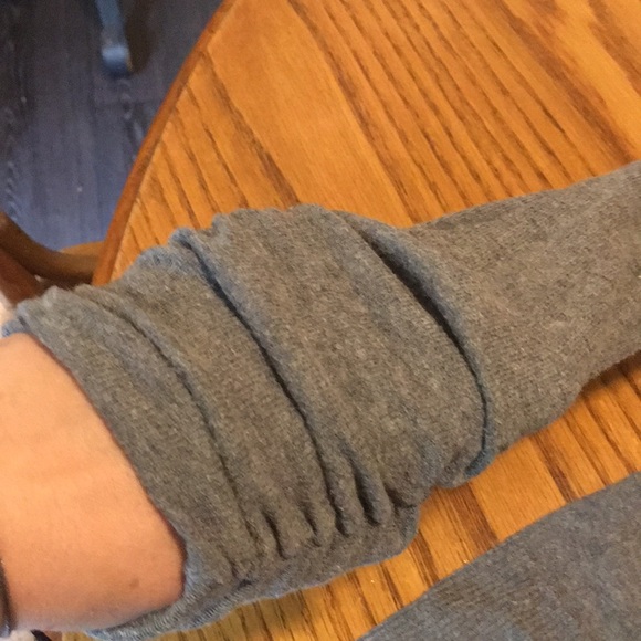 Grey Ruffle sweater - Picture 3 of 4